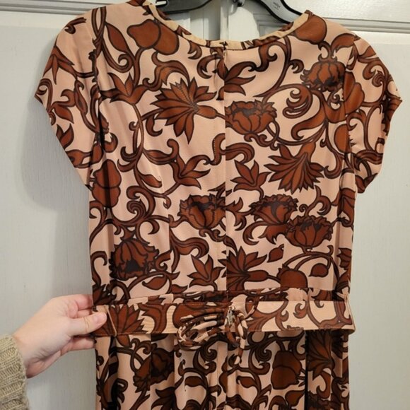 Vintage Sears Belted Sheath Dress with Lovely Brown Pattern - Picture 6 of 14